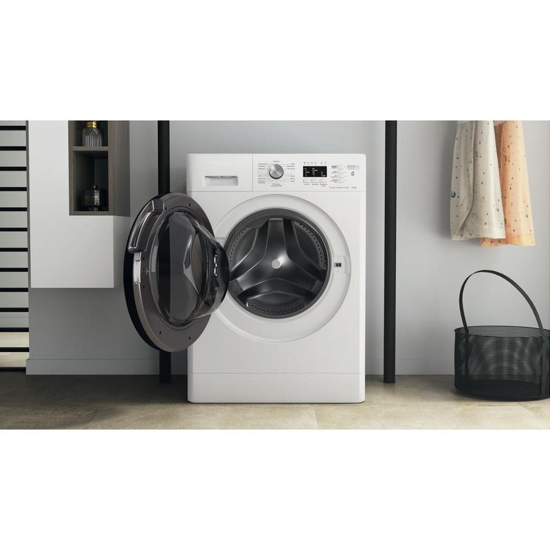 Whirlpool Pralka Wolnostojące FFL 6038 B PL Biel Ładowany od frontu D Lifestyle frontal open