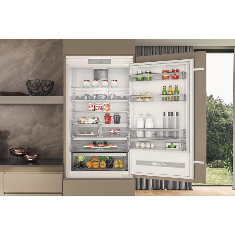 Whirlpool-Lodowka-z-zamrażarką-Do-zabudowy-SP40-802-EU-2-Biel-Dwudrzwiow-y-a-Lifestyle-detail