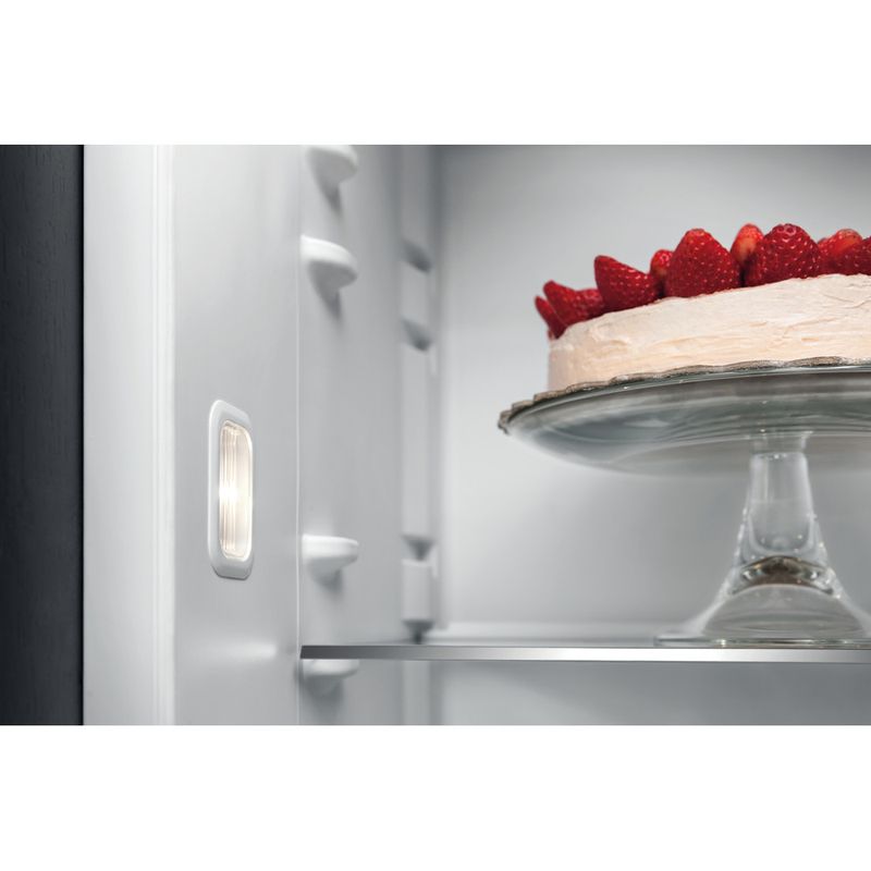 Whirlpool-Lodowka-Do-zabudowy-ARG-18081-Biel-Lifestyle-detail