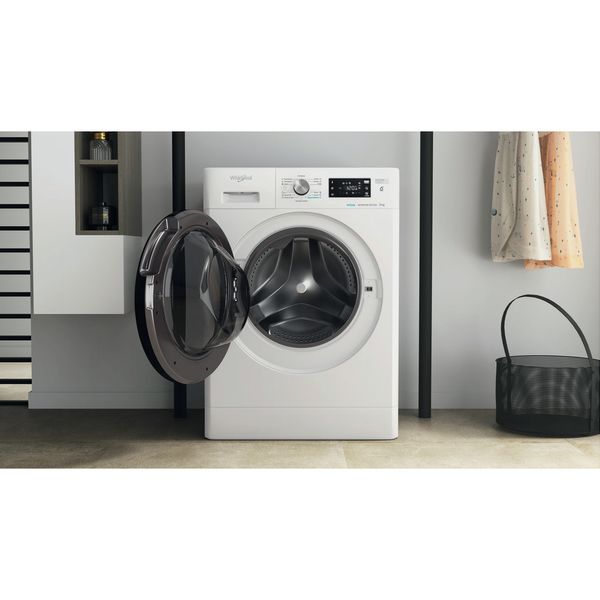 Whirlpool-Pralka-Wolnostojące-FFB-8458-BV-EE-Biel-Ładowany-od-frontu-B-Lifestyle-frontal-open