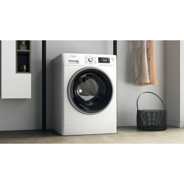 Whirlpool-Pralka-Wolnostojące-FFB-8258-BSV-PL-Biel-Ładowany-od-frontu-B-Lifestyle-perspective