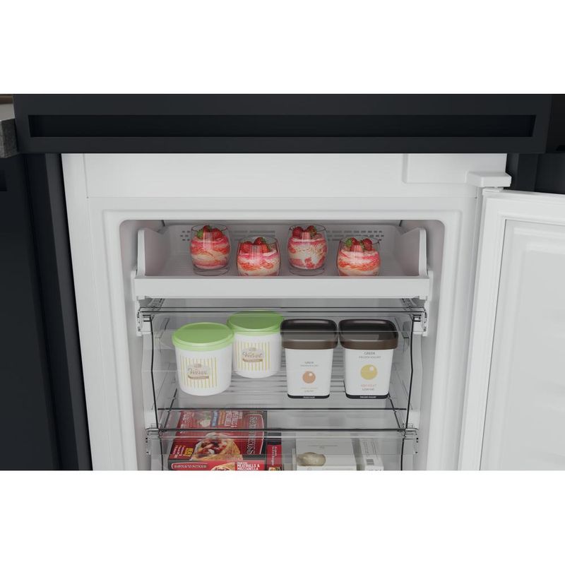 Hotpoint_Ariston Chłodziarka/zamrażarka Zabudowa HAC20 T323 Biały Dwudrzwiow(y)a Drawer