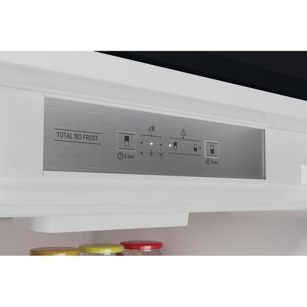 Hotpoint_Ariston-Chłodziarka-zamrażarka-Zabudowa-HAC20-T323-Biały-Dwudrzwiow-y-a-Control-panel