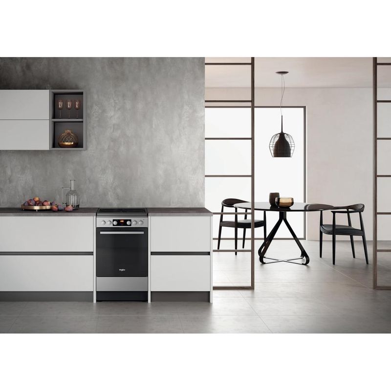 Whirlpool-Kuchenka-WS5V8CCX-E-Inox-Elektryczne-Lifestyle-frontal