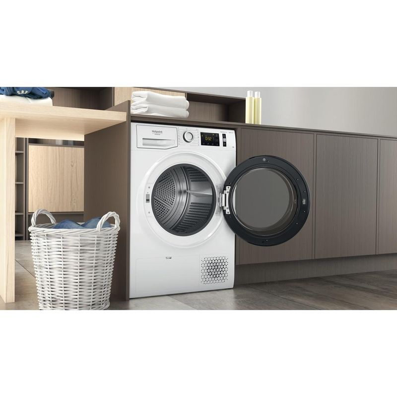 Hotpoint_Ariston Suszarka do ubrań NT M11 82SK EU Biały Lifestyle perspective open