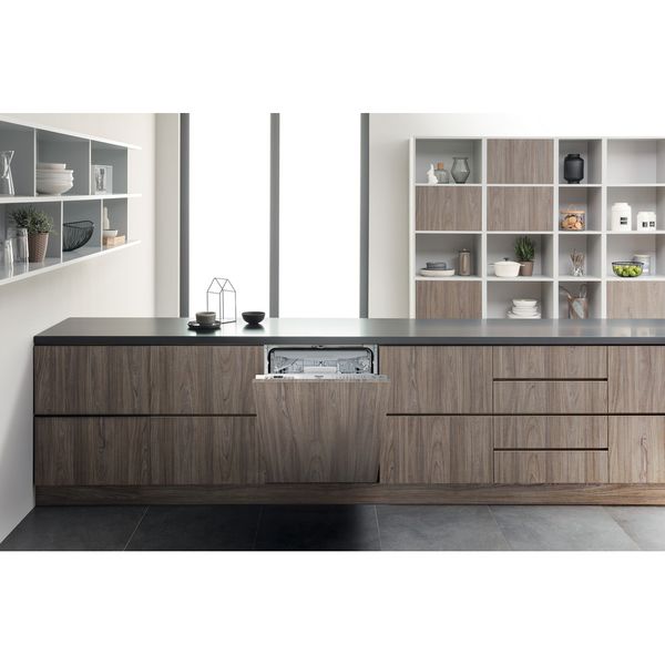 Hotpoint_Ariston-Zmywarka-Zabudowa-HI-5030-WEF-W-pełni-zintegrowany-D-Lifestyle-frontal