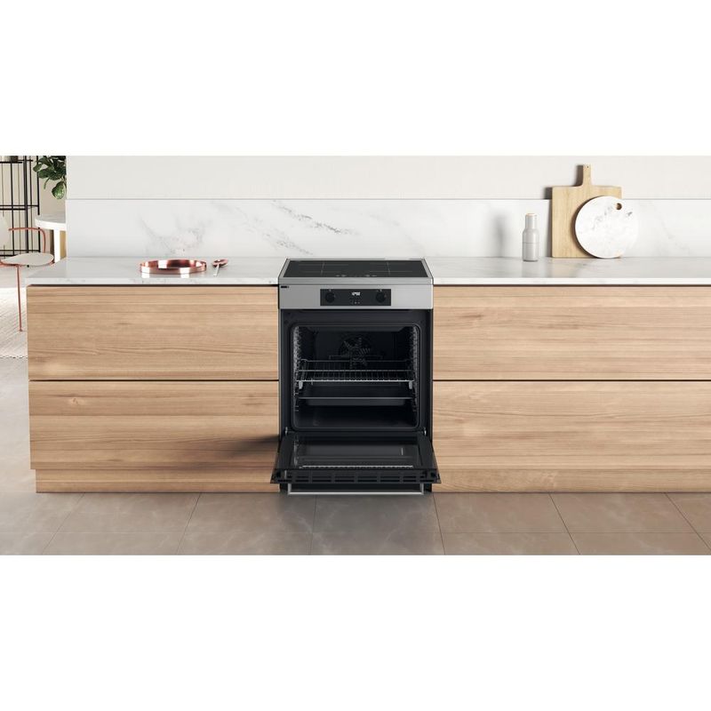 Whirlpool-Kuchenka-WS68IQ8CCXT-E-Inox-Elektryczne-Lifestyle-detail