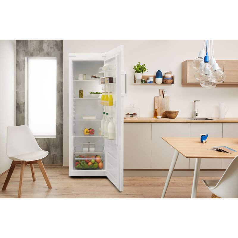 Indesit-Lodowka-Wolnostojące-SI6-1-W-Biały-Lifestyle-frontal-open