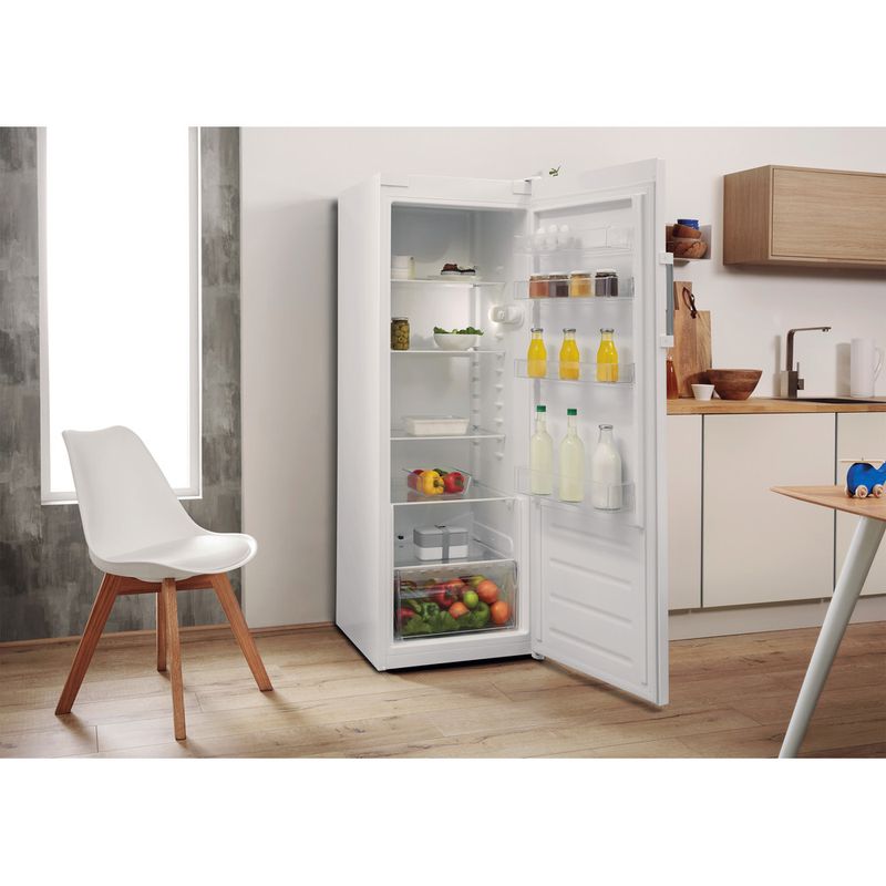 Indesit-Lodowka-Wolnostojące-SI6-1-W-Biały-Lifestyle-perspective-open