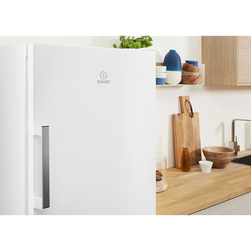 Indesit-Lodowka-Wolnostojące-SI6-1-W-Biały-Lifestyle-detail