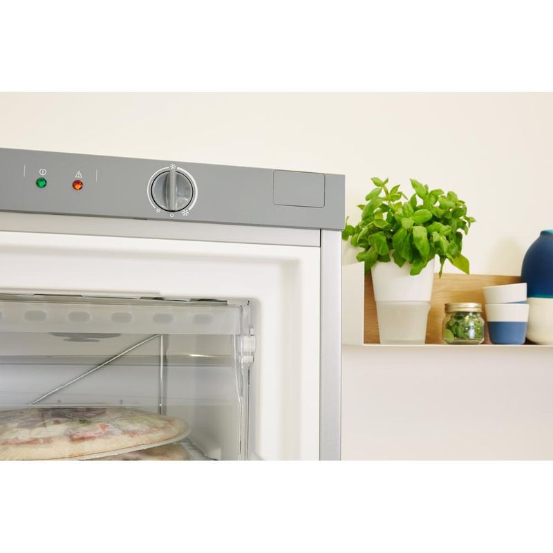 Indesit-Zamrażarka-Wolnostojące-UI6-1-S.1-Srebrny-Lifestyle-control-panel