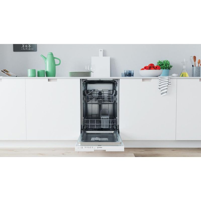 Indesit-Zmywarka-Do-zabudowy-DSIE-2B10-Zintegrowane-F-Lifestyle-frontal-open