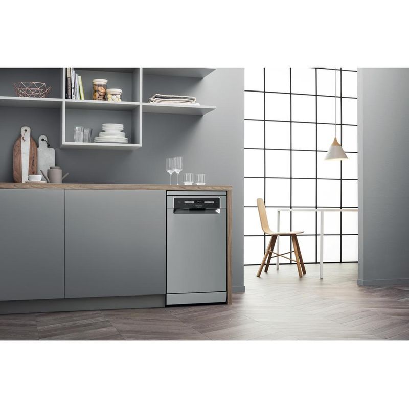 Hotpoint_Ariston Zmywarka Wolnostojący HSFO 3T235 WC X Wolnostojący D Lifestyle perspective