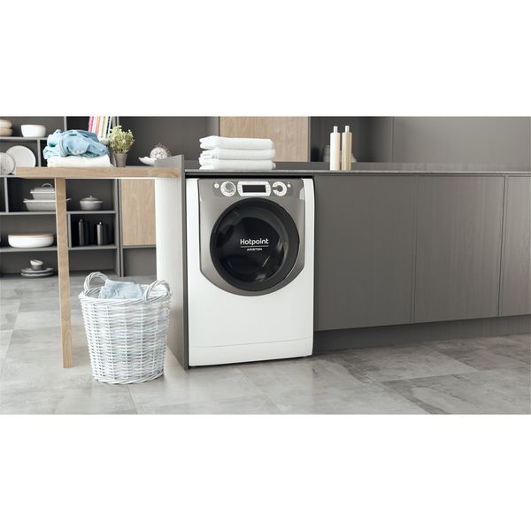 Hotpoint_Ariston-Pralka-Wolnostojący-AQS73D28S-EU-B-N-Biały-Ładowany-od-frontu-D-Lifestyle-perspective