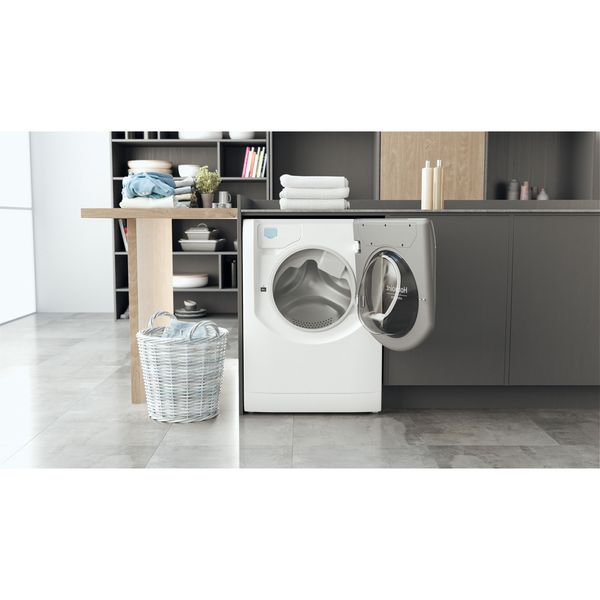Hotpoint_Ariston-Pralko-suszarka-Wolnostojący-AQD1072D-697-EU-B-N-Biały-Ładowany-od-frontu-Lifestyle-frontal-open
