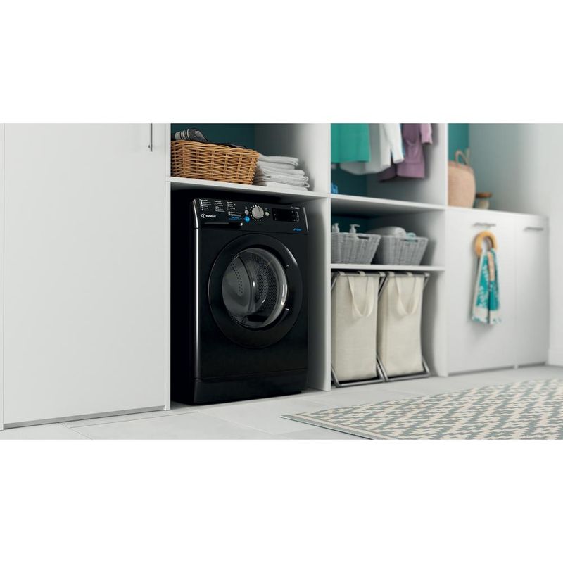 Indesit Pralka Wolnostojące BWE 71452X K PL N Czarny Ładowany od frontu E Lifestyle perspective