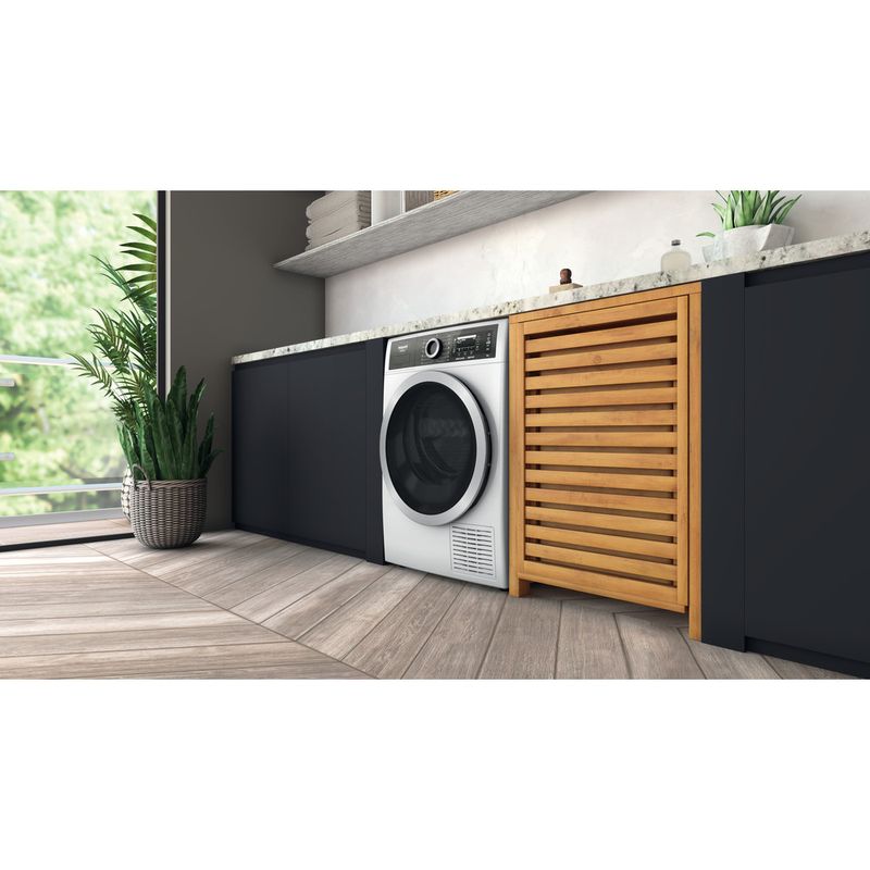 Hotpoint_Ariston-Suszarka-do-ubrań-H8-D94WB-EU-Biały-Lifestyle-perspective