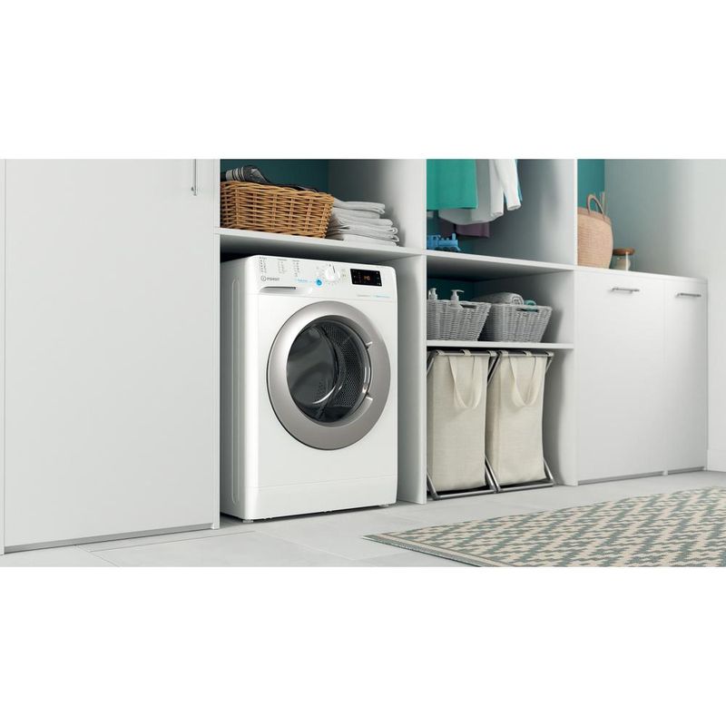 Indesit Pralka Wolnostojące BWSE 71295X WSV EU Biel Ładowany od frontu B Lifestyle perspective