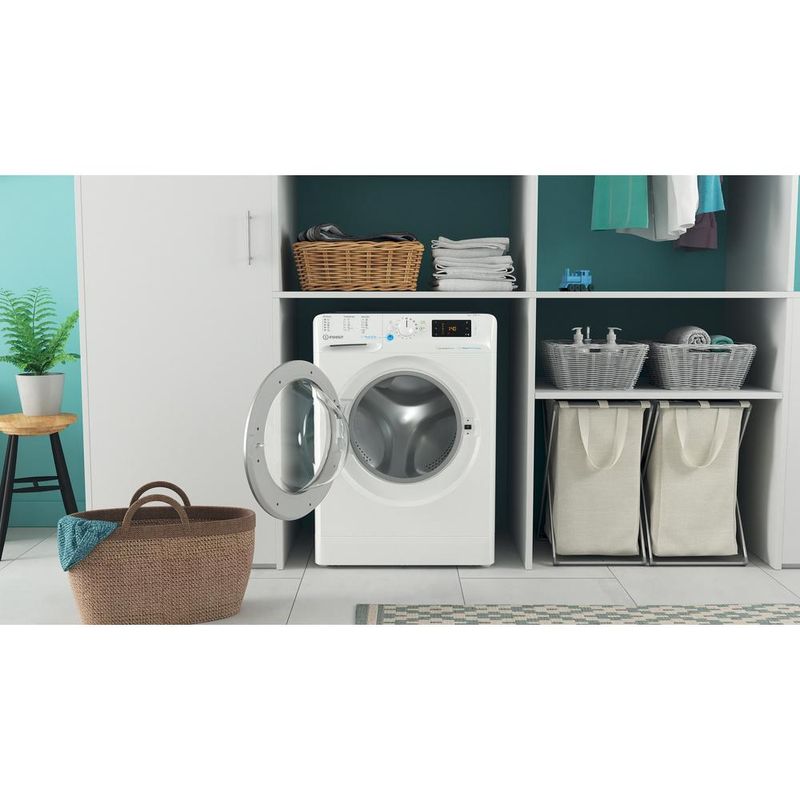 Indesit Pralka Wolnostojące BWSE 71295X WSV EU Biel Ładowany od frontu B Lifestyle frontal open