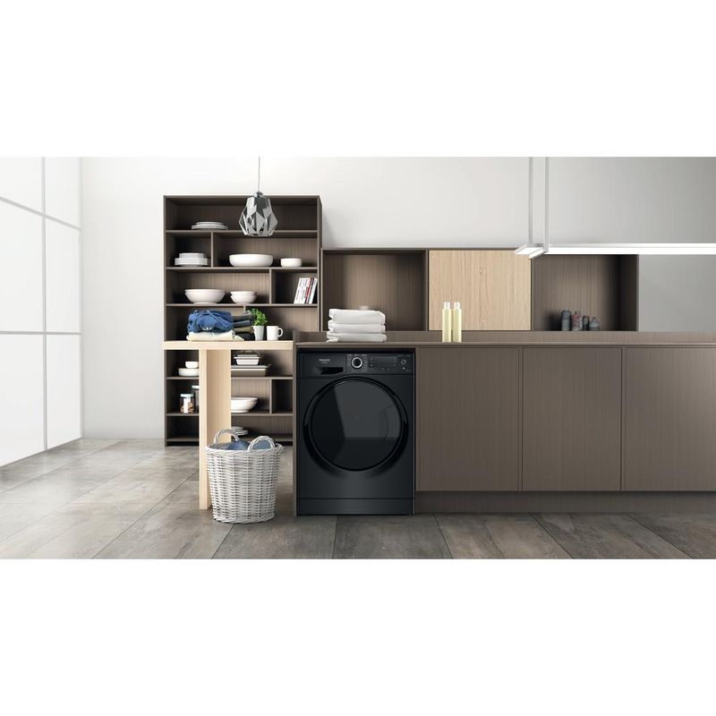 Hotpoint_Ariston Pralko-suszarka Wolnostojący NDD 11725 BDA EE Czarny Ładowany od frontu Lifestyle frontal