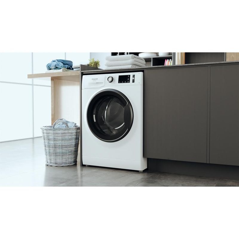 Hotpoint_Ariston Pralka Wolnostojący NM11 846 WS A EU N Biały Ładowany od frontu A Lifestyle perspective