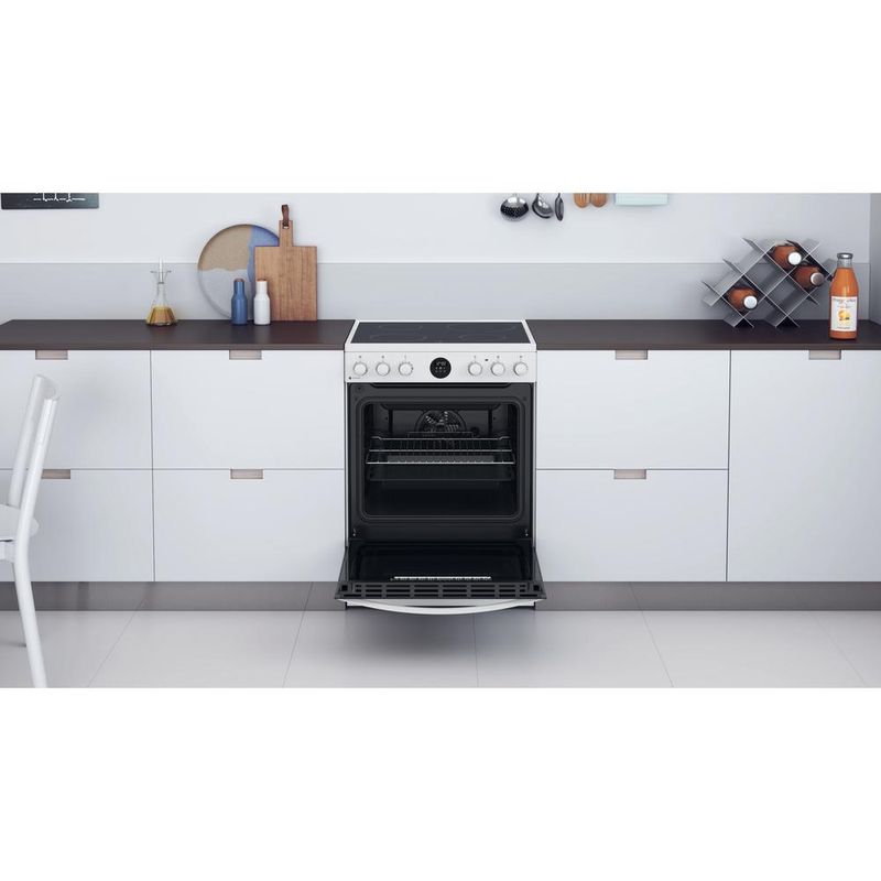 Indesit-Kuchenka-IS67V8CHW-E-Biel-Elektryczne-Lifestyle-frontal-open