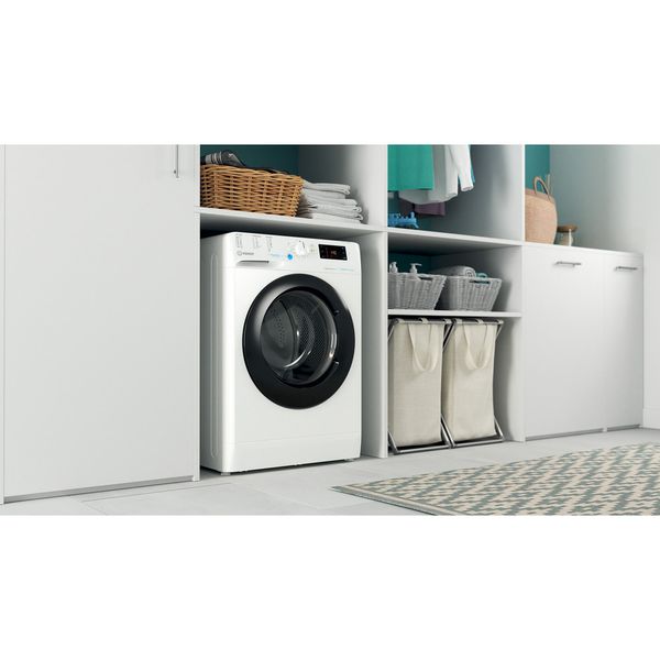 Indesit-Pralka-Wolnostojące-BWSE-71295X-WBV-EU-Biel-Ładowany-od-frontu-B-Lifestyle-perspective