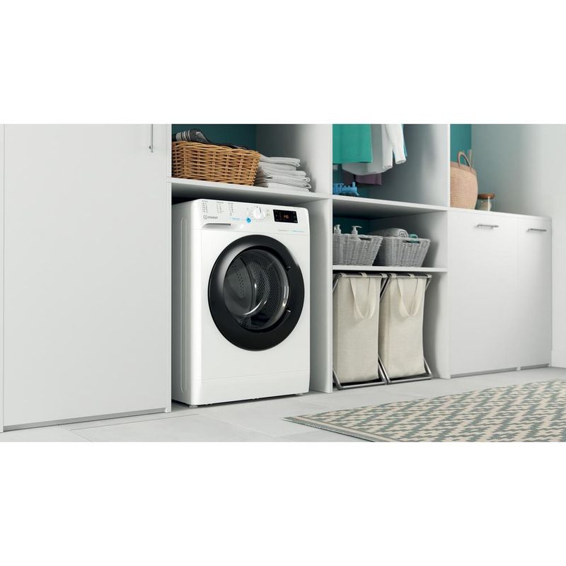 Indesit Pralka Wolnostojące BWSE 71295X WBV EU Biel Ładowany od frontu B Lifestyle perspective