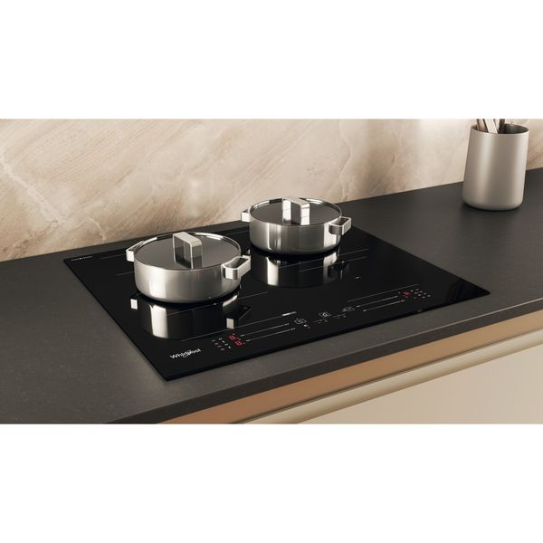 Whirlpool-Płyta-grzewcza-WF-S5060-CPBF-Czarny-Induction-vitroceramic-Lifestyle-perspective
