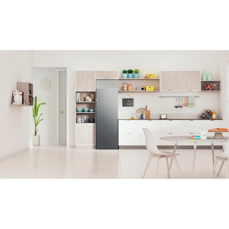 Indesit-Lodowka-Wolnostojące-SI6-2-S-EU-Srebrny-Lifestyle-frontal