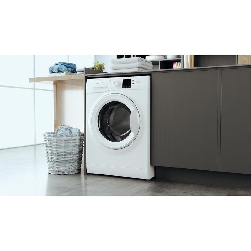 Hotpoint_Ariston-Pralka-Wolnostojący-NS702U-W-EU-N-Biały-Ładowany-od-frontu-E-Lifestyle-perspective