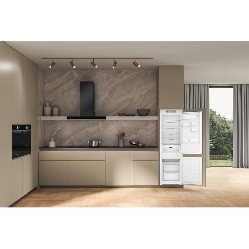 Whirlpool-Lodowka-z-zamrażarką-Do-zabudowy-WHC18-T514-Biel-Dwudrzwiow-y-a-Lifestyle-frontal-open