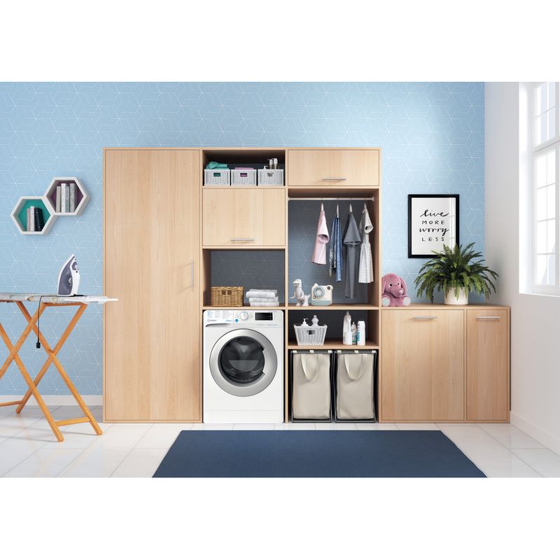 Indesit-Pralkosuszarka-Wolnostojące-BDE-86436-WSV-EE-Biel-Ładowany-od-frontu-Lifestyle-frontal