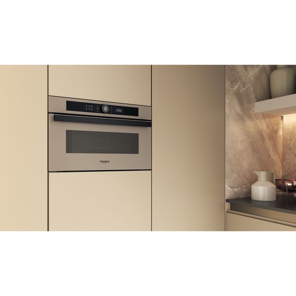 Whirlpool Mikrofalówka Do zabudowy WMD44ME Urban beige Elektroniczny 31 MW + Grill 1000 Lifestyle perspective