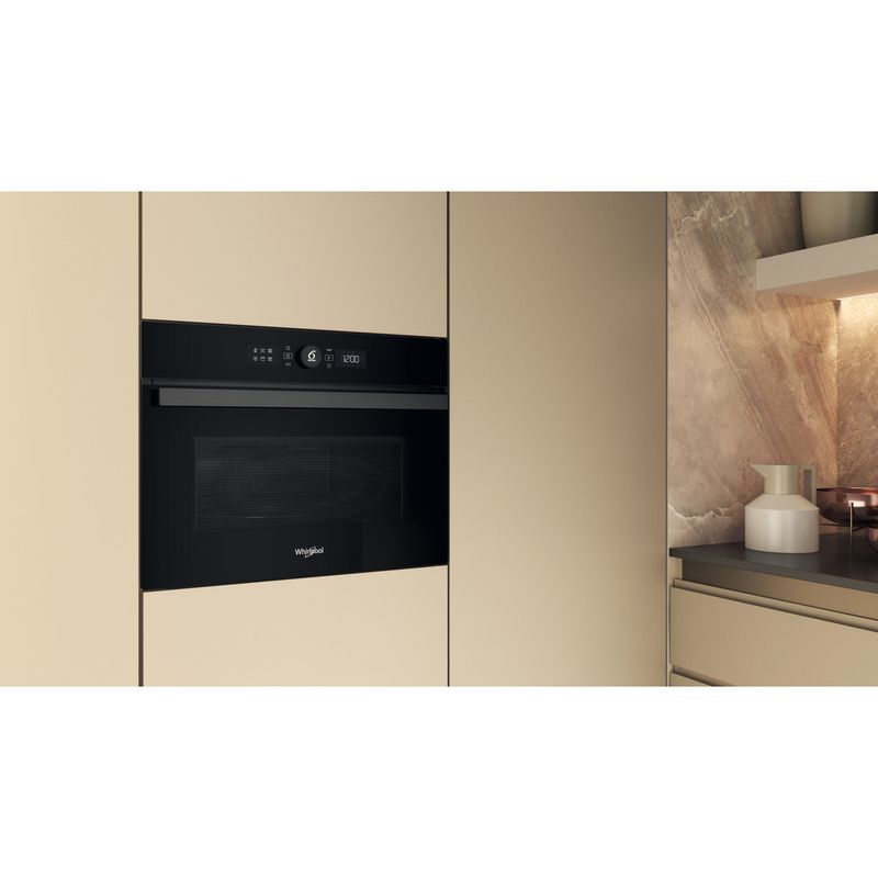 Whirlpool-Mikrofalowka-Do-zabudowy-WMW44HMB-Czarny-Elektroniczny-40-MW---Grill-900-Lifestyle-perspective