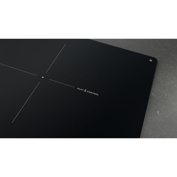 Whirlpool Płyta grzewcza WLX6001DNF Czarny Induction vitroceramic Lifestyle detail