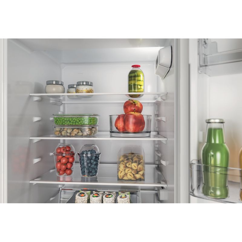 Whirlpool Lodówka z zamrażarką Do zabudowy WHC18D051A1 Biel Dwudrzwiow(y)a Lifestyle detail