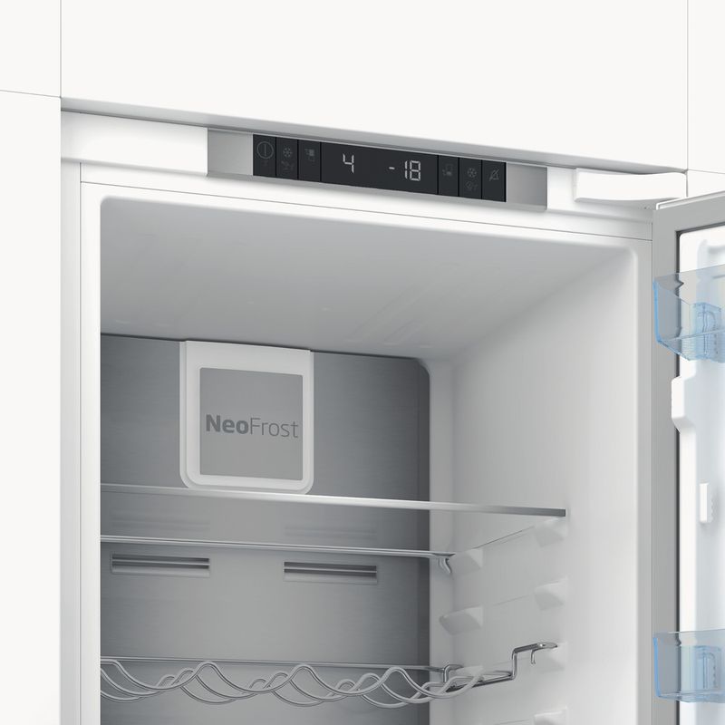 Beko Chłodziarko-zamrażarka Do zabudowy BCNA306E4SN Zinc Metal Dwudrzwiow(y)a Drawer