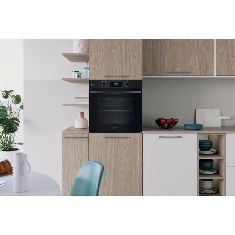 Indesit-Piekarnik-Do-zabudowy-IO-258HS-B-Elektryczny-A--Lifestyle-frontal