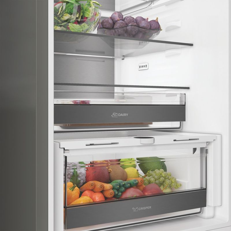 Whirlpool-Lodowka-z-zamrażarką-Wolnostojące-WHK-26412-X5EA2-ARC-764-Manhattan-Gray-Dwudrzwiow-y-a-Lifestyle-detail
