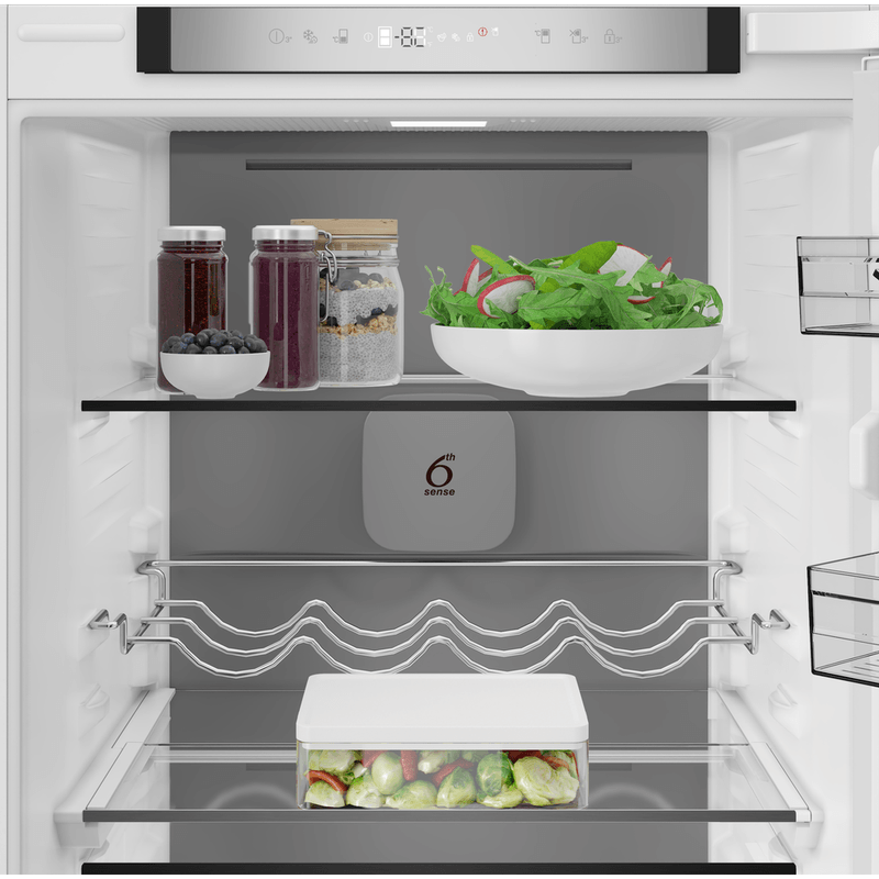 Whirlpool-Lodowka-z-zamrażarką-Do-zabudowy-WHK2-5294-B6E1-White---ARC-P1-Dwudrzwiow-y-a-Lifestyle-control-panel