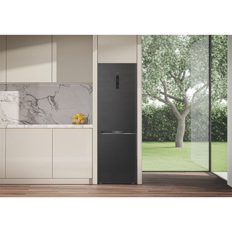 Whirlpool-Lodowka-z-zamrażarką-Wolnostojące-WHK-26373-XR6E-ARC-764-Manhattan-Gray-Dwudrzwiow-y-a-Lifestyle-frontal